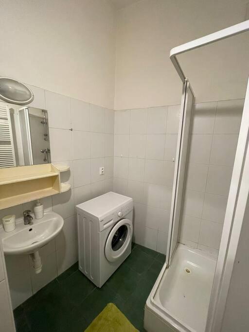 Near Main Railway And Bus Station Apartman Brünn  Kültér fotó