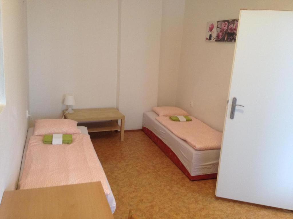 Near Main Railway And Bus Station Apartman Brünn  Kültér fotó