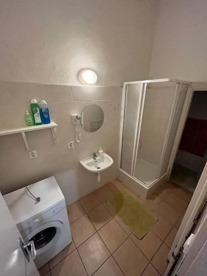 Near Main Railway And Bus Station Apartman Brünn  Kültér fotó