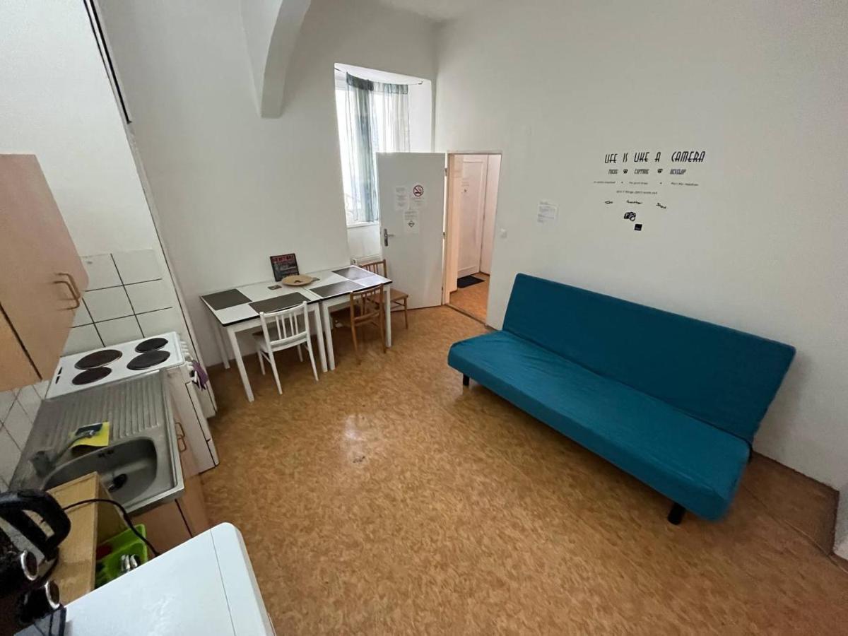 Near Main Railway And Bus Station Apartman Brünn  Kültér fotó