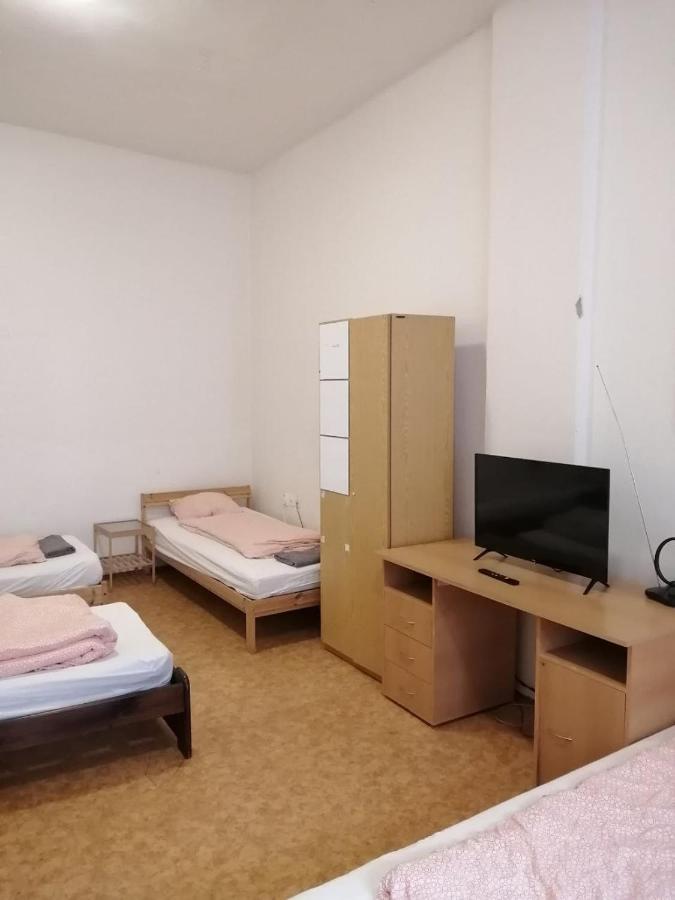 Near Main Railway And Bus Station Apartman Brünn  Kültér fotó