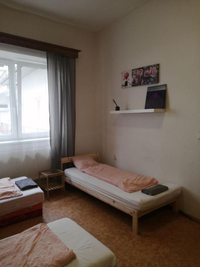 Near Main Railway And Bus Station Apartman Brünn  Kültér fotó
